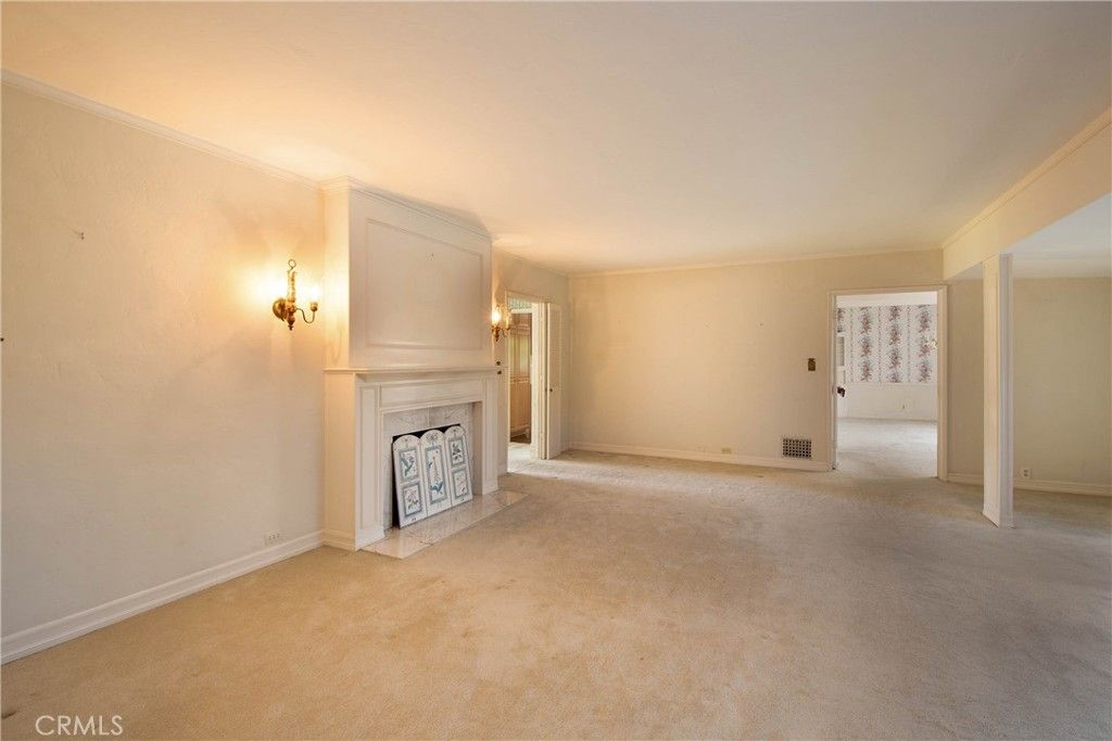 Image 4 of property listing at 375 W Las Flores, Arcadia, CA 91007