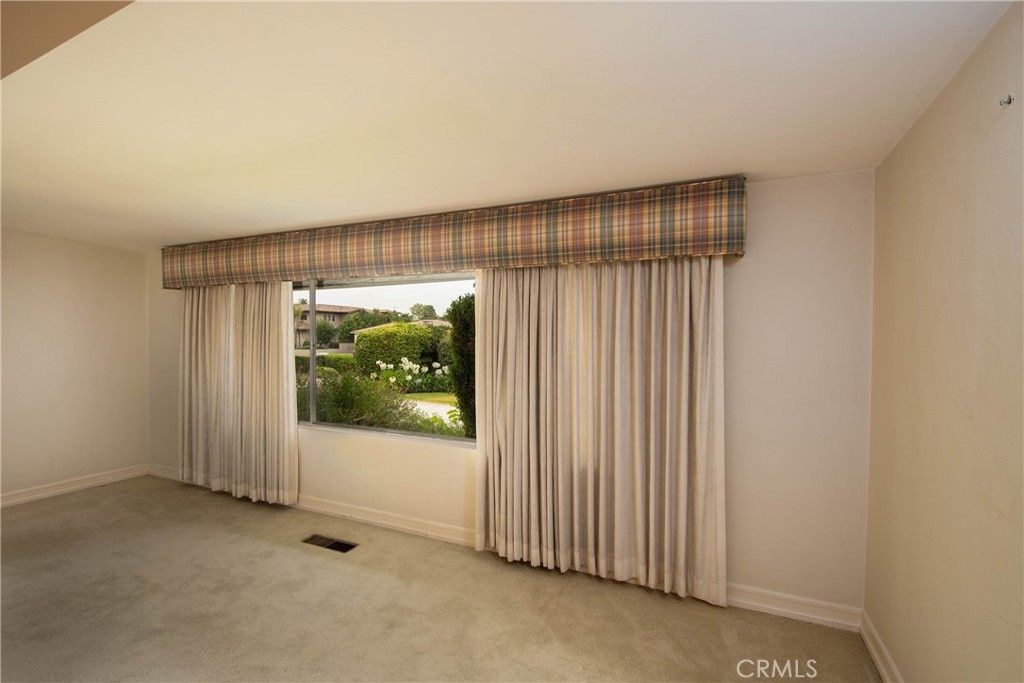 Image 5 of property listing at 375 W Las Flores, Arcadia, CA 91007