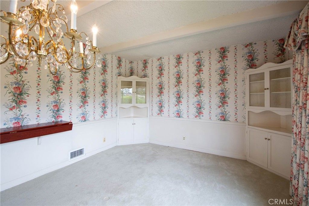 Image 7 of property listing at 375 W Las Flores, Arcadia, CA 91007