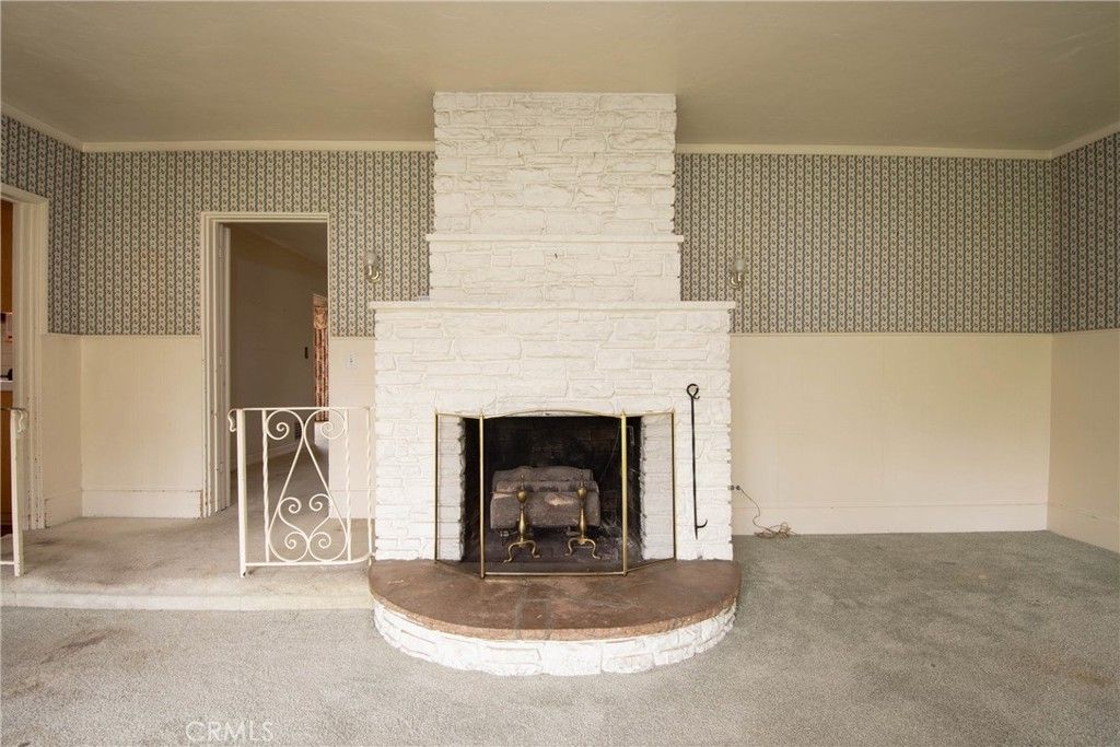 Image 9 of property listing at 375 W Las Flores, Arcadia, CA 91007