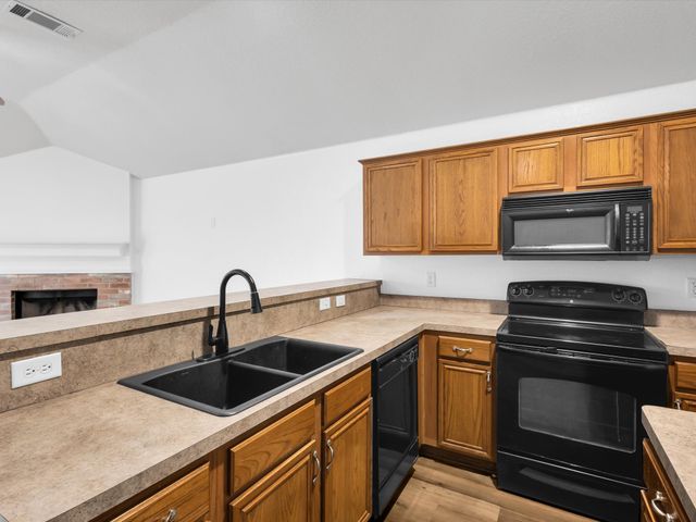 3000 Prairie Hill Lane, Arlington, TX 76010