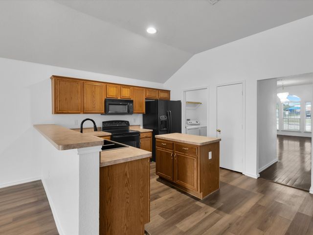 3000 Prairie Hill Lane, Arlington, TX 76010