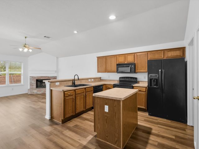 3000 Prairie Hill Lane, Arlington, TX 76010