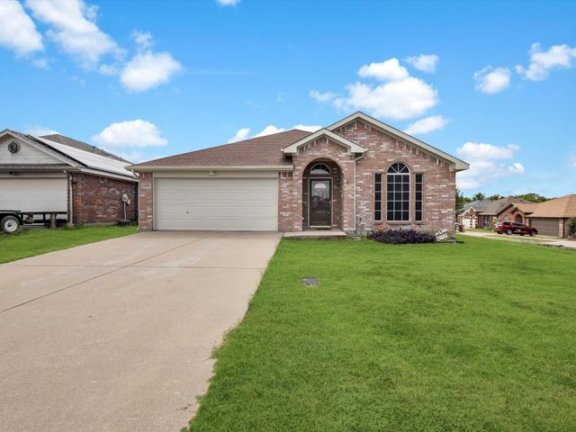 3000 Prairie Hill Lane, Arlington, TX 76010