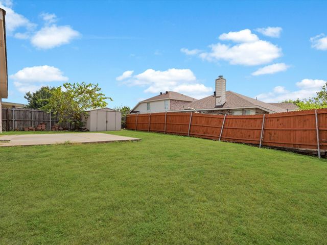 3000 Prairie Hill Lane, Arlington, TX 76010