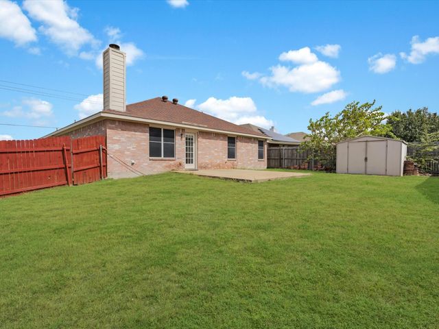 3000 Prairie Hill Lane, Arlington, TX 76010