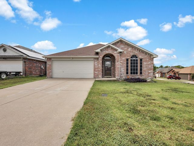 3000 Prairie Hill Lane, Arlington, TX 76010