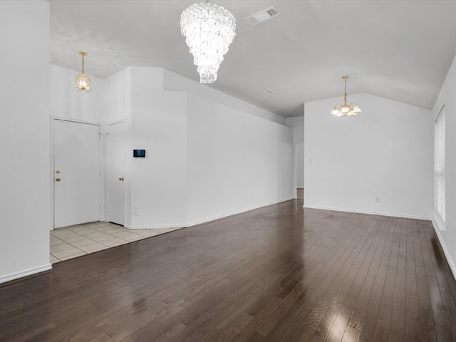 3000 Prairie Hill Lane, Arlington, TX 76010