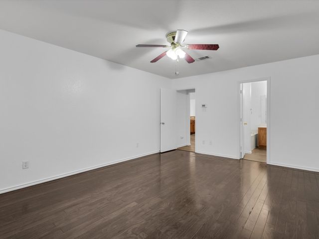 3000 Prairie Hill Lane, Arlington, TX 76010