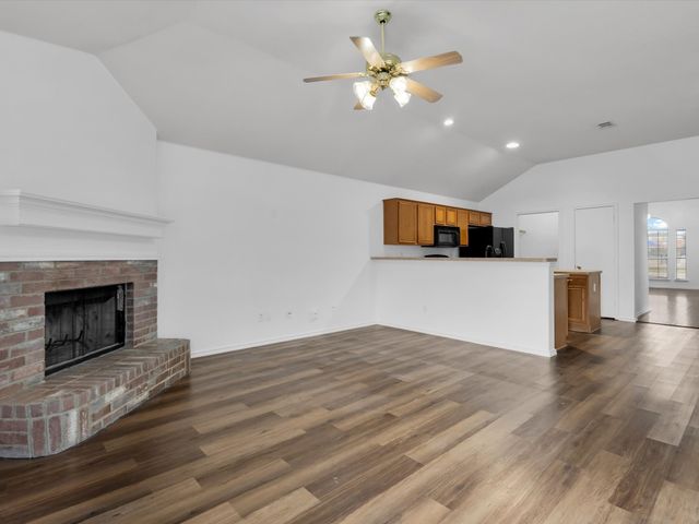 3000 Prairie Hill Lane, Arlington, TX 76010