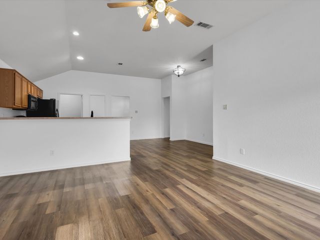 3000 Prairie Hill Lane, Arlington, TX 76010