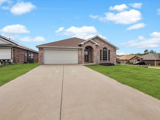 3000 Prairie Hill Lane, Arlington, TX 76010