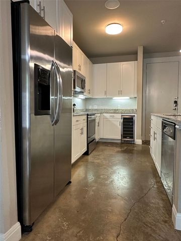 801 N Bishop Avenue 1-107, Dallas, TX 75208