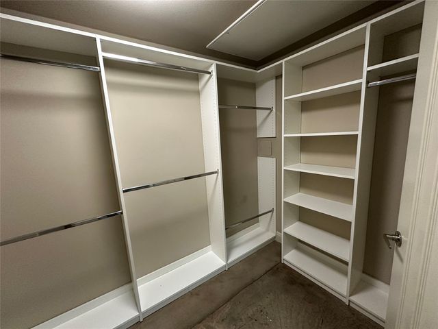 801 N Bishop Avenue 1-107, Dallas, TX 75208