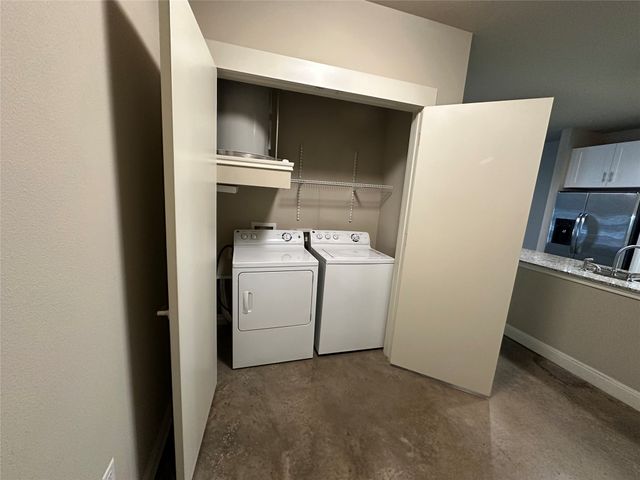 801 N Bishop Avenue 1-107, Dallas, TX 75208