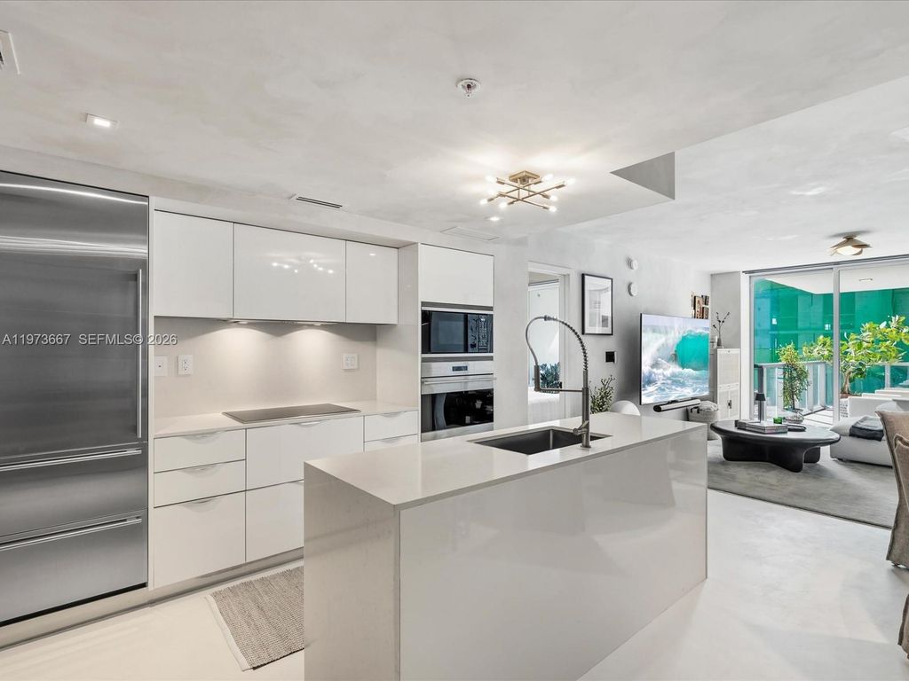 9521 E Bay Harbor Drive 705, Bay Harbor Islands, FL 33154