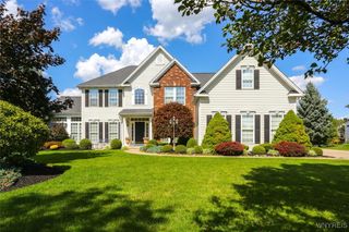 94 Graystone Lane, Orchard Park, NY 14127