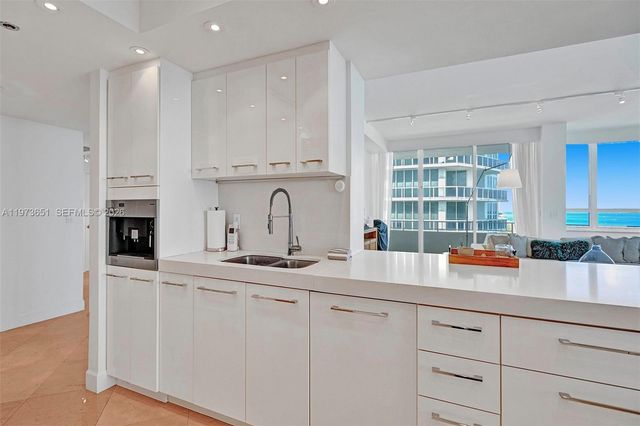 10205 Collins Ave P8, Bal Harbour, FL 33154