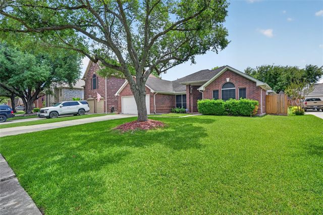 4535 Backenberry Drive, Friendswood, TX 77546