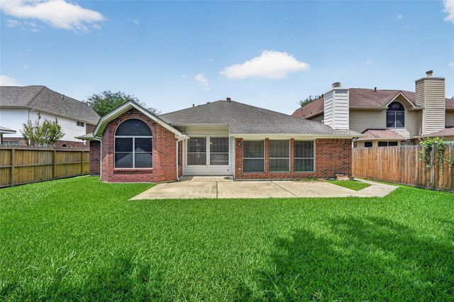 4535 Backenberry Drive, Friendswood, TX 77546
