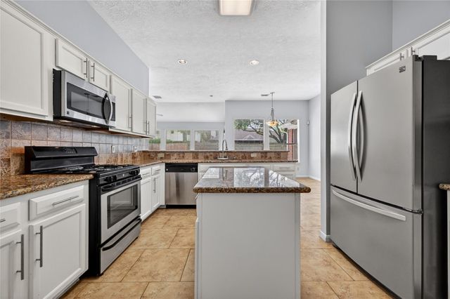 4535 Backenberry Drive, Friendswood, TX 77546