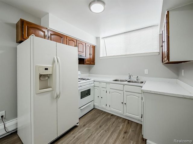 149 Huronview Court, White Lake, MI 48386