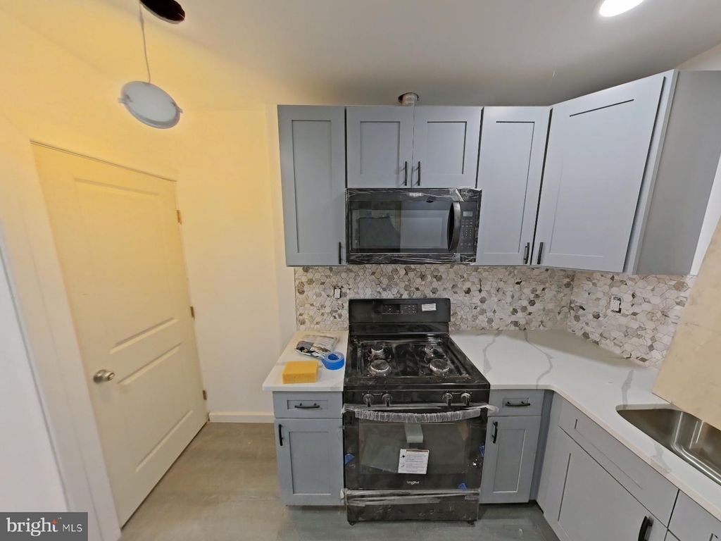 2517 N CORLIES, PHILADELPHIA, PA 19132 — photo 4