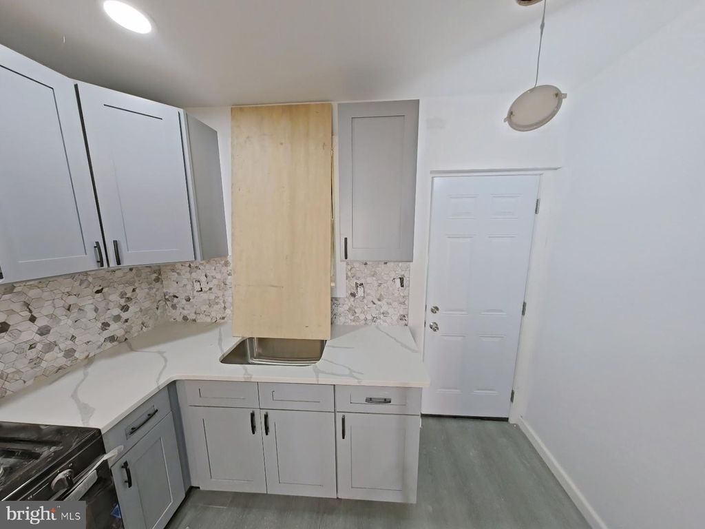 2517 N CORLIES, PHILADELPHIA, PA 19132 — photo 5