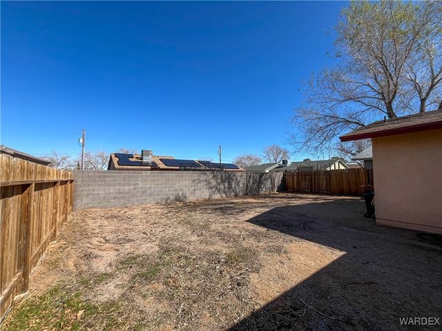 1951 Motor Avenue, Kingman, AZ 86401