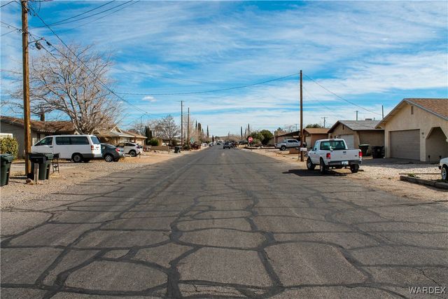 1951 Motor Avenue, Kingman, AZ 86401