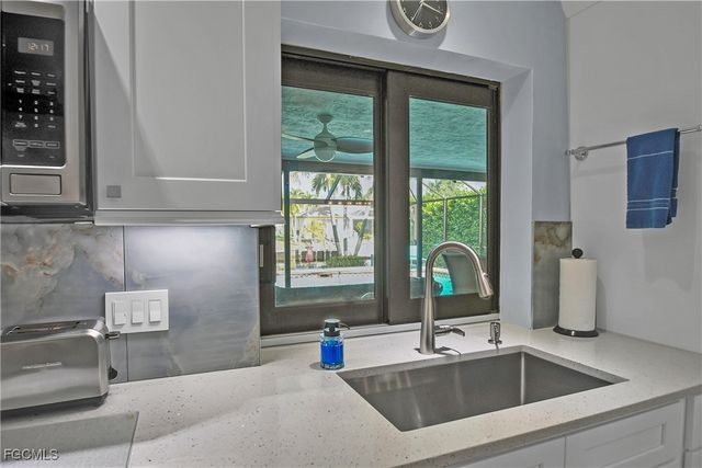 1529 SW 52nd TER, Cape Coral, FL 33914