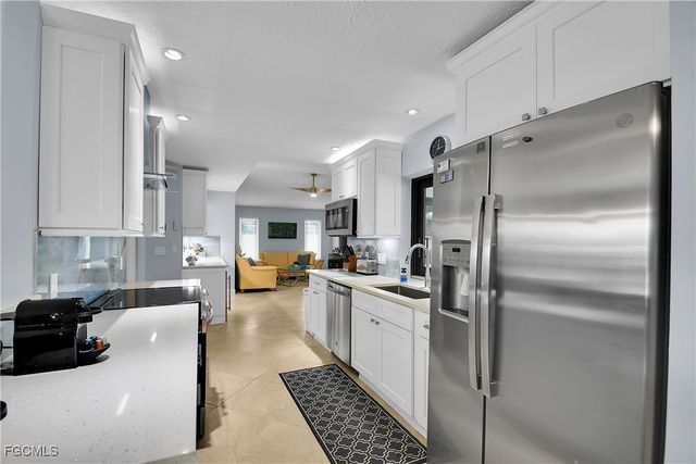 1529 SW 52nd TER, Cape Coral, FL 33914