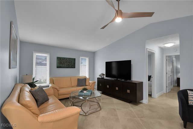 1529 SW 52nd TER, Cape Coral, FL 33914