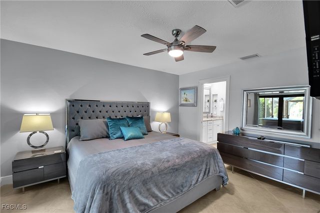 1529 SW 52nd TER, Cape Coral, FL 33914