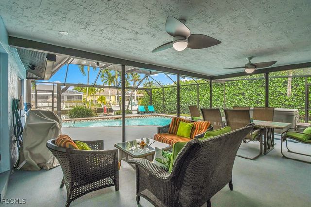 1529 SW 52nd TER, Cape Coral, FL 33914