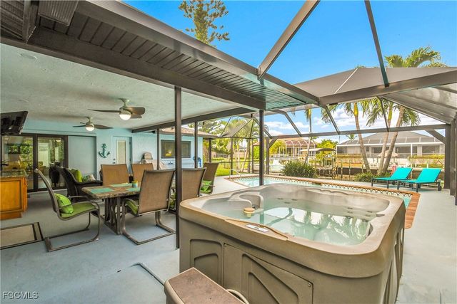 1529 SW 52nd TER, Cape Coral, FL 33914