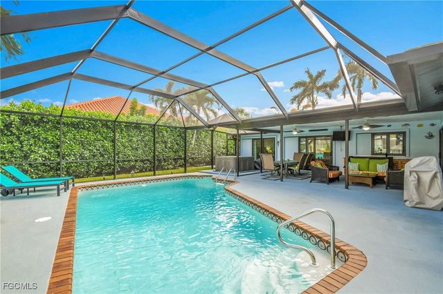 1529 SW 52nd TER, Cape Coral, FL 33914