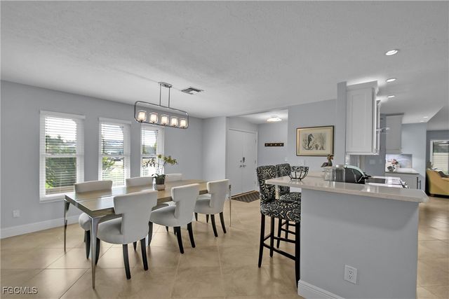 1529 SW 52nd TER, Cape Coral, FL 33914