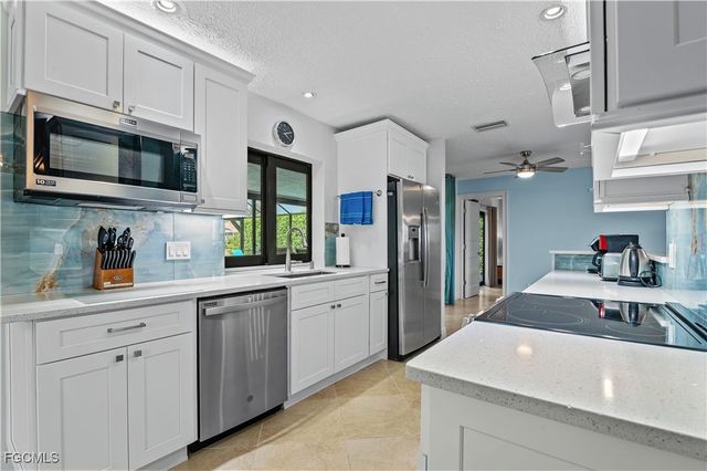 1529 SW 52nd TER, Cape Coral, FL 33914