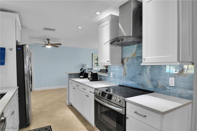 1529 SW 52nd TER, Cape Coral, FL 33914