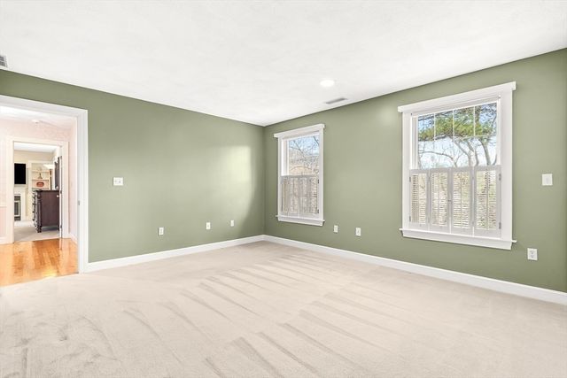 2 Liberty Ln, Lynnfield, MA 01940