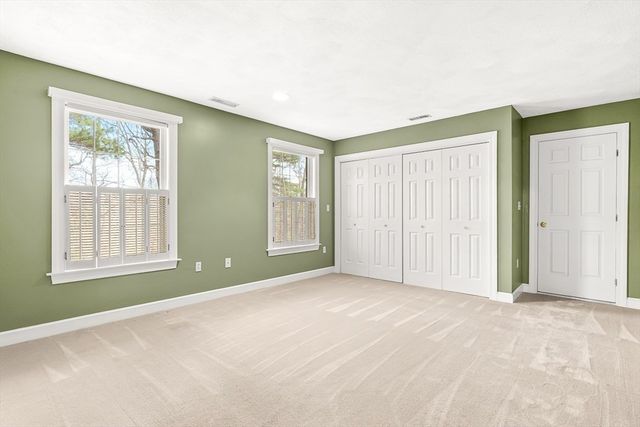 2 Liberty Ln, Lynnfield, MA 01940