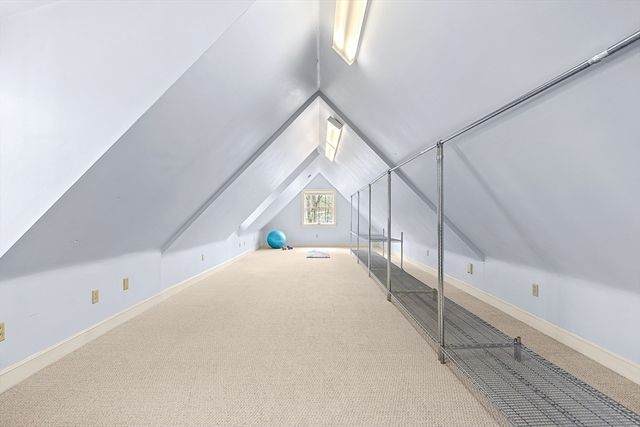 2 Liberty Ln, Lynnfield, MA 01940