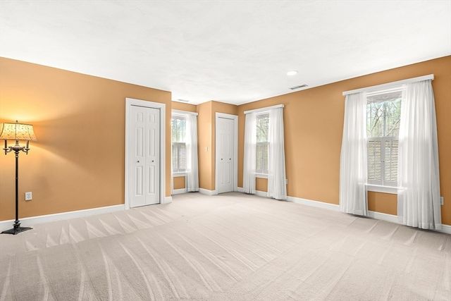 2 Liberty Ln, Lynnfield, MA 01940