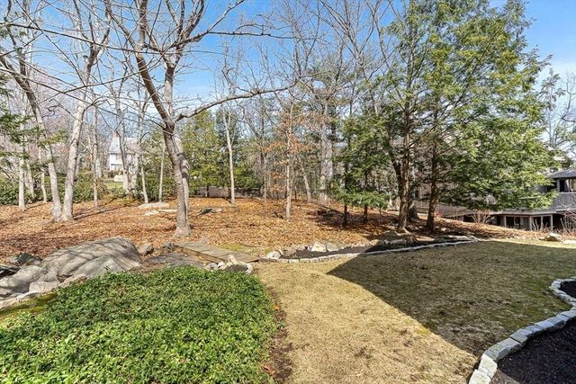 2 Liberty Ln, Lynnfield, MA 01940