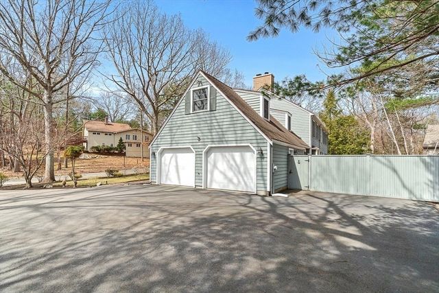 2 Liberty Ln, Lynnfield, MA 01940