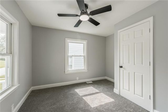 936 St Paul Avenue, Excelsior Springs, MO 64024