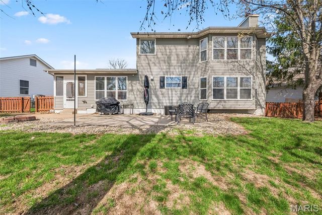 1888 Willow Oak Drive, St Charles, MO 63303