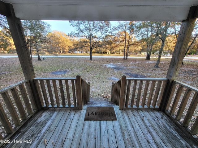 119 Edgewater Lane, Richlands, NC 28574