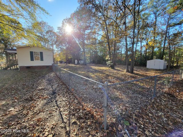 119 Edgewater Lane, Richlands, NC 28574